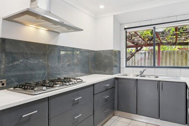 11 Crocus Way, WA 6148