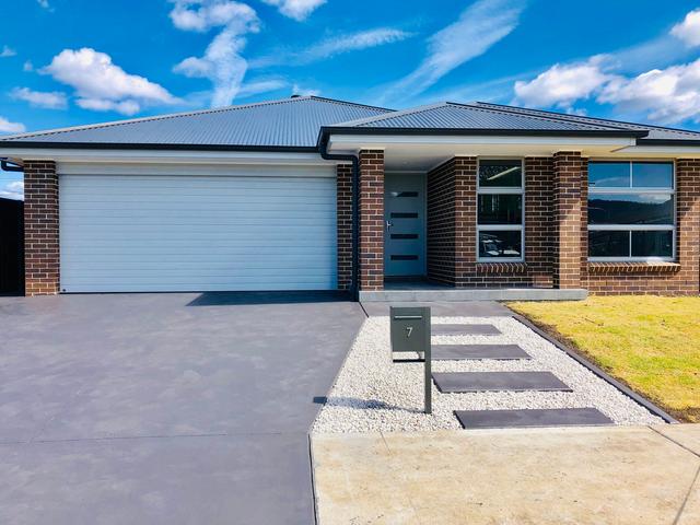 7 Acland Drive, NSW 2530