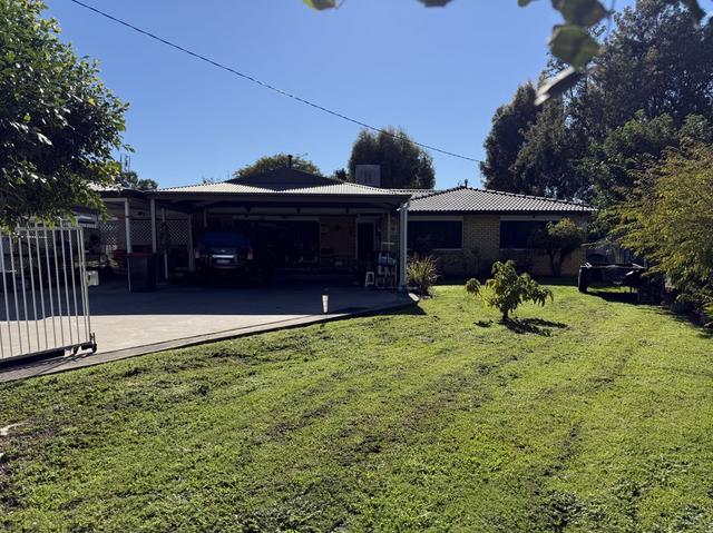 2 Warrina Crescent, NSW 2400
