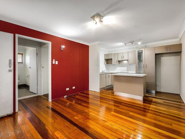 4/23 Broughton Road, QLD 4031