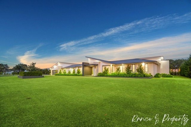 17 Wianamatta Circuit, NSW 2756