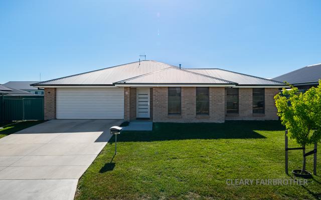 6 Templer Way, NSW 2795