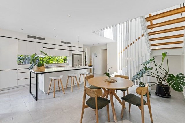 8/41 Agincourt  Street, QLD 4051