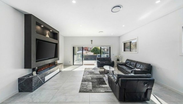 14 Wren Street, NSW 2200