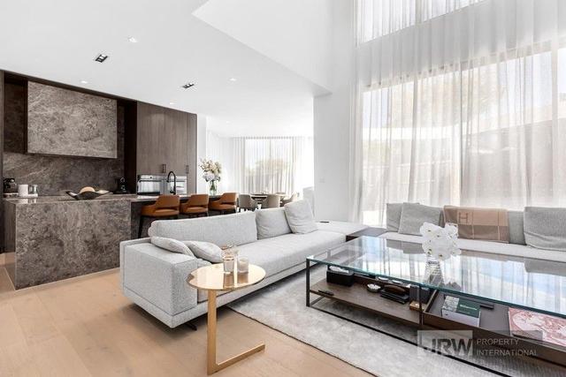 8 Aitchison Court, VIC 3150
