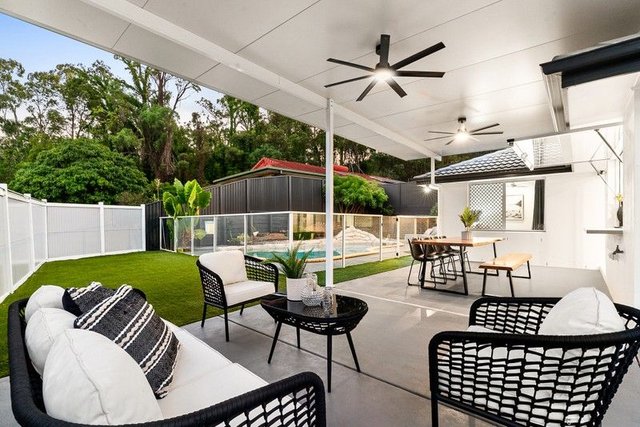 2 Dorchester Court, QLD 4210