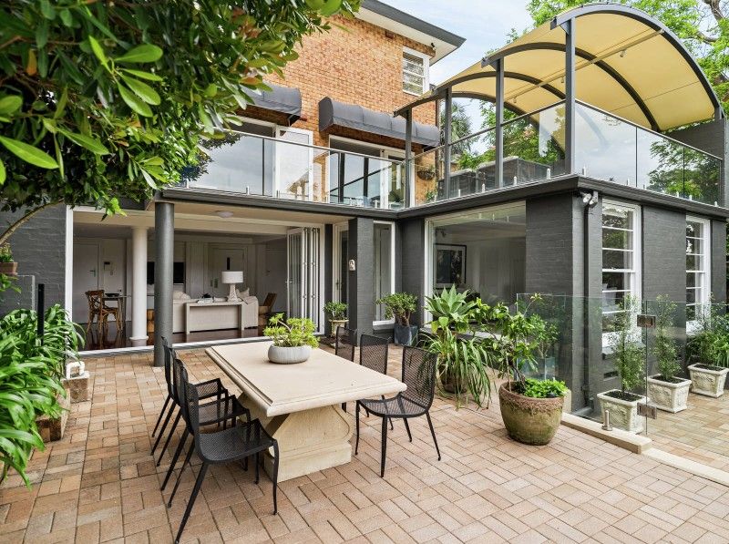 https://images.allhomes.com.au/property/photo/125b44cd98fe02c62d8afb53aa607754_hd.jpg