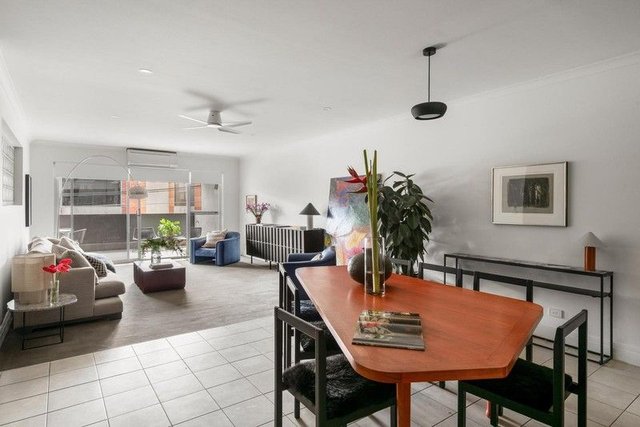 2/25 Little Oxford Street, VIC 3066