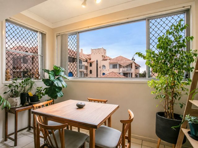 2/745 Brunswick Street, QLD 4005