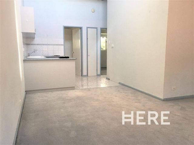 8/125 Waterloo Street, WA 6060