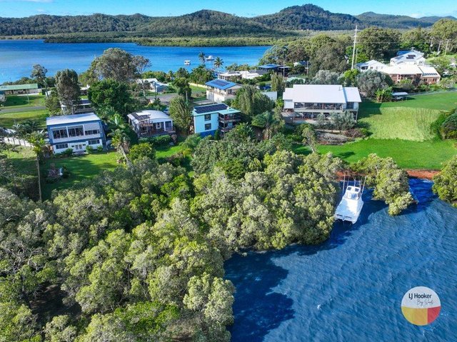 3 Player Court, QLD 4184