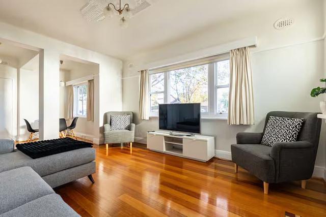 2/223 Page Street, VIC 3206