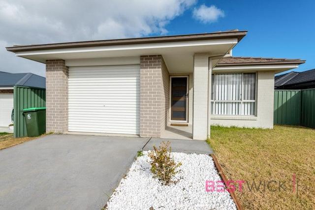 10 Lew Avenue, NSW 2795