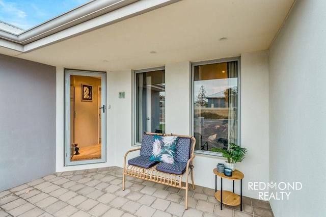 70 Leeway Loop, WA 6038