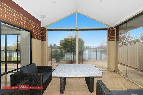 33 Coniston Bend, WA 6169