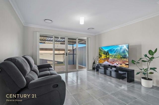90b Easton Avenue, NSW 2570