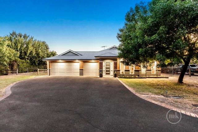 14 Pinehill Way, VIC 3754