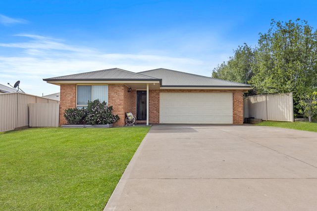 5a Birch Grove, NSW 2850