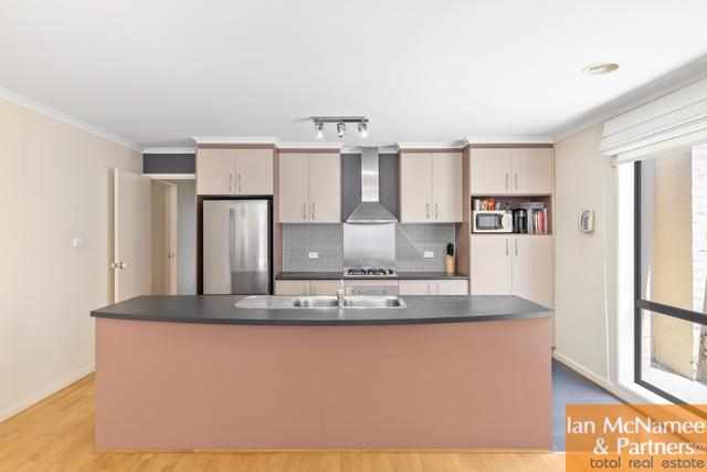 2/136 Halloran Drive, NSW 2619
