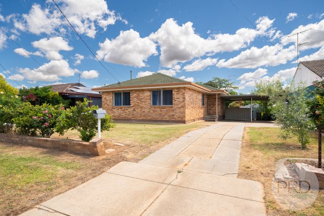 10 Nixon Crescent, NSW 2650