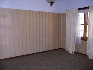 Loungeroom (2011-09-14)