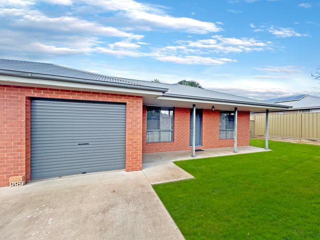 2B Thornett Place, NSW 2830