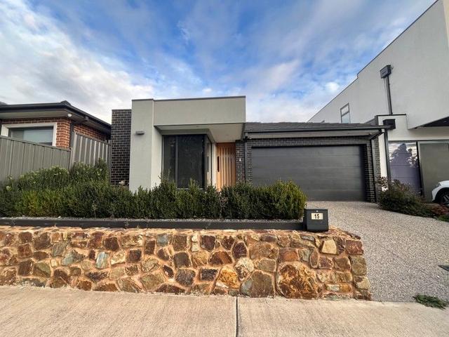 15 Riverglen Drive, VIC 3064