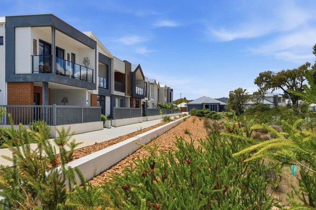 15 Montague Gra, WA 6055