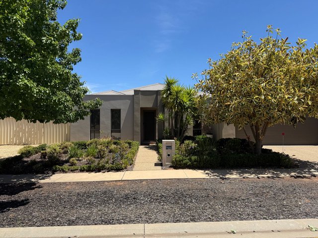 17 Freshwater Court, VIC 3500