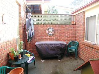 Courtyard (2004-08-04)