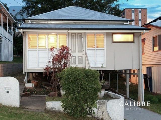 15 Storie Street, QLD 4059