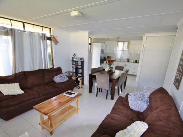 1/4 Booth Street, QLD 4610
