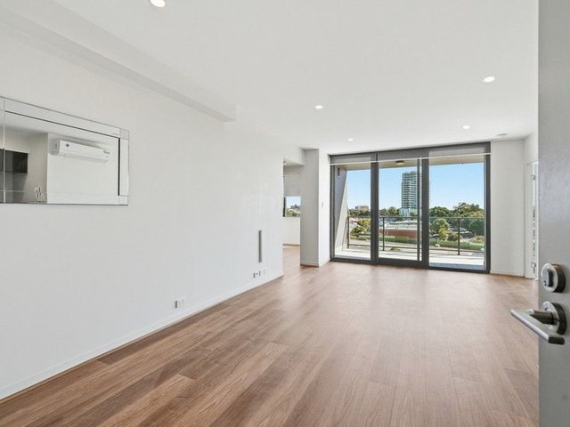 24/3 Homelea Court, WA 6103