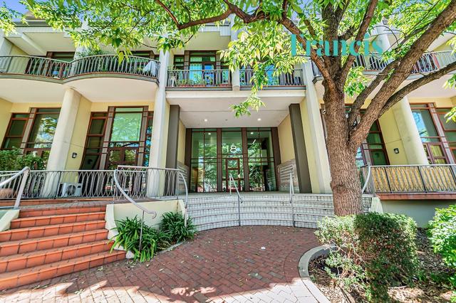 42/18 Captain Cook Crescent, ACT 2603