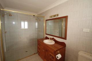 Ensuite featuring double shower