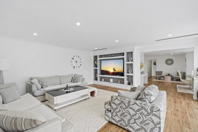 12 Whitian Drive, QLD 4211