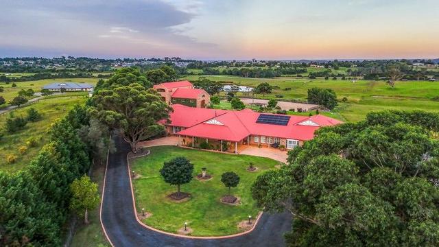 100 Daley Close, NSW 2570