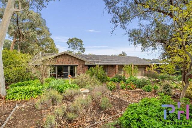 24 Button  Street, VIC 3550