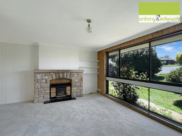 7 White Street, NSW 2583