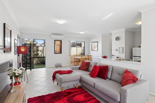 2/19 Burwood Road, WA 6021