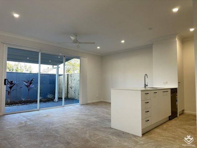 ID:21158393/35 Claussen St, QLD 4118
