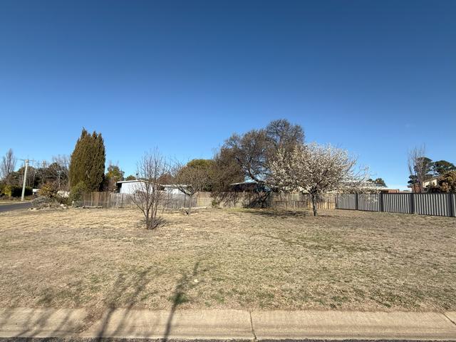 14 Nambucca Street, NSW 2630