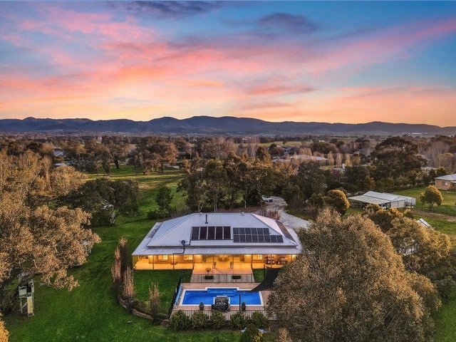 18 Leconfield Drive, NSW 2850
