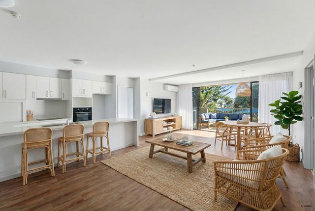 1B/828 Pacific Parade, QLD 4223