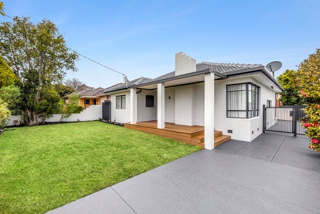 1/2 Strelden Avenue, VIC 3166