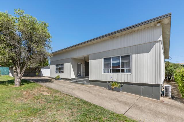 2/209 Capper Street, NSW 2720