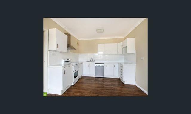 2/19 John Street, NSW 2500