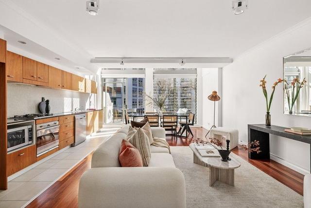 2/8 Young Street, NSW 2021