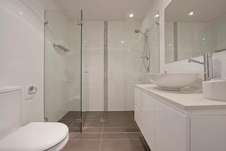 Bathroom (2017-02-23)
