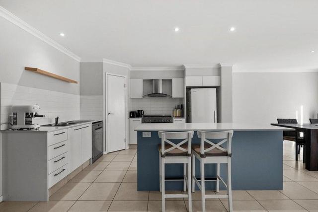 2/17 Rees Court, QLD 4221
